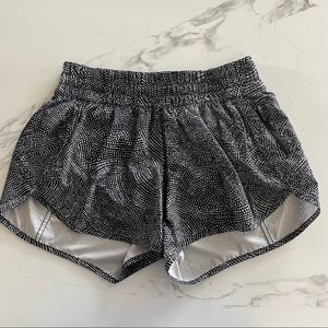 Lululemon Tracker Short V, 4”, Size 8